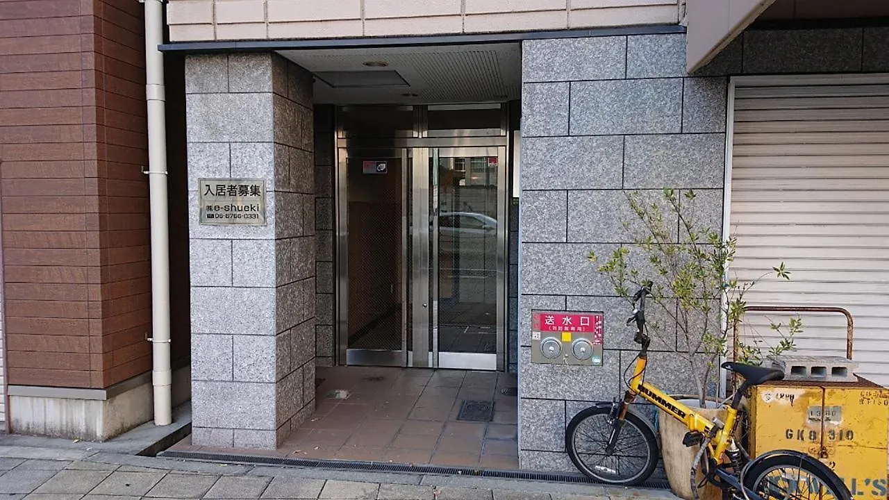 Nakayoshi Stay 301 Osaka 0*,  Japan